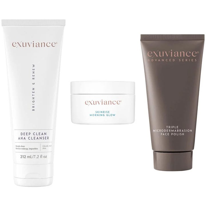 Exuviance hudpleiesett med Deep Clean AHA Cleanser og ansiktspolish i hvit og brun tube samt krukke.