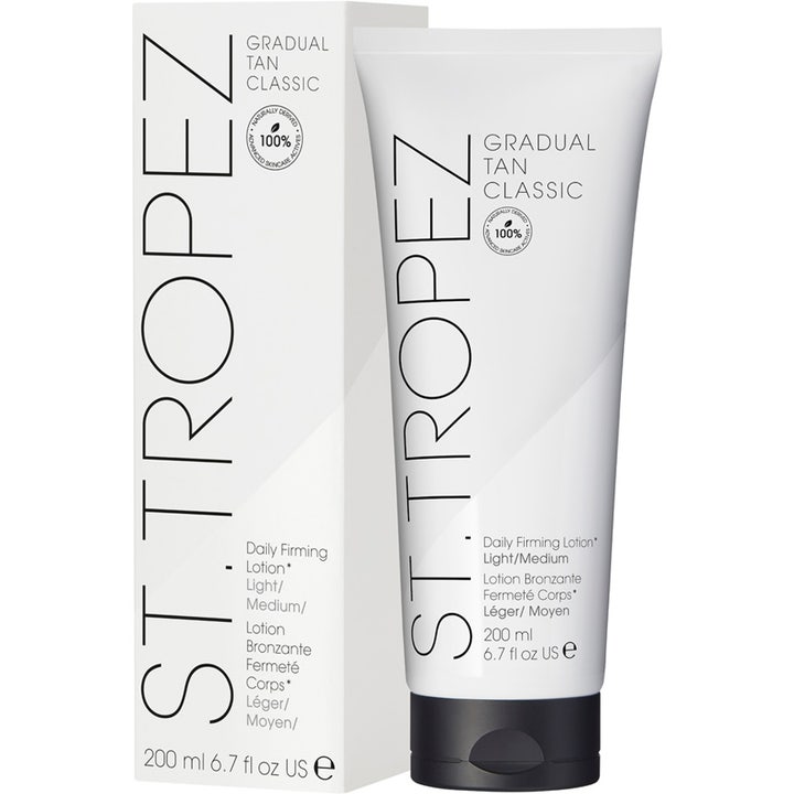 St.Tropez Gradual Tan Body Lotion 200 ml gir glød i hvit tube og eske med teksten Light/Medium.