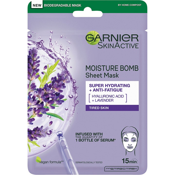 Garnier SkinActive Moisture Bomb Sheet Mask 1 stk fuktgivende ansiktsmaske mot tretthetstegn i lilla pakning med lavendel