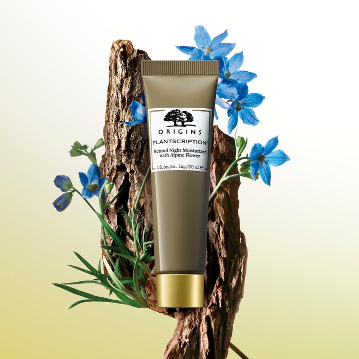 Origins Plantscription Retinol Night Moisturizer 30 ml nattkrem i tube med gulllokk mot trebark og blå fjellblomster