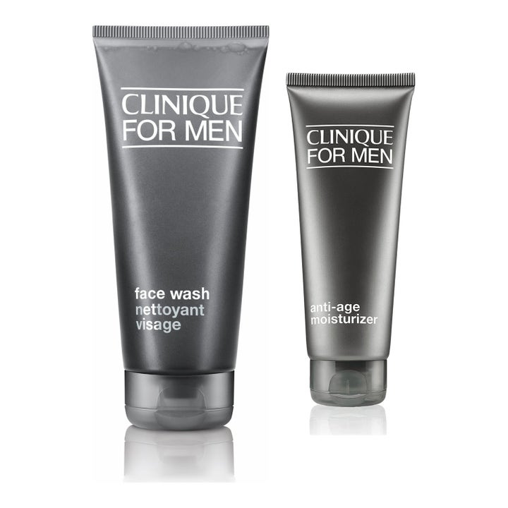 Clinique For Men Face Wash og Anti-Age Moisturizer sett med to grå matte tuber som renser og motvirker aldringstegn.