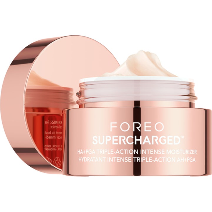 FOREO SUPERCHARGED HA + PGA Triple Action Intense Moisturizer 50 ml fuktighetskrem i rosegull krukke med fyldig krem