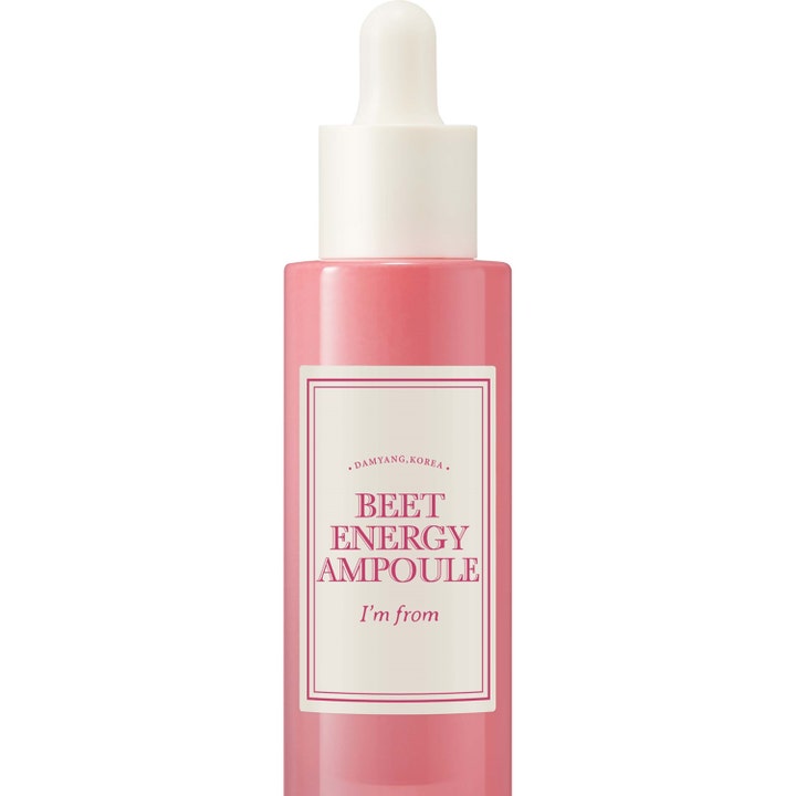 I'm from Beet Energy Ampoule 30ml energigivende ansiktsserum i en rosa flaske med hvit pipette