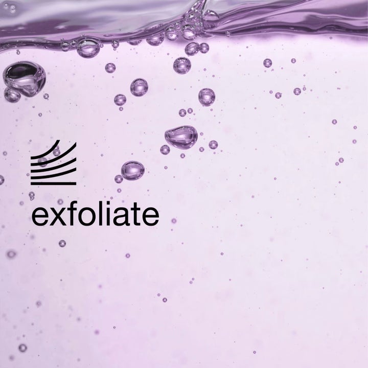 Clinique Clarifying Lotion 2 487 ml eksfolierende toner som gir glød vist med lilla væske og teksten exfoliate
