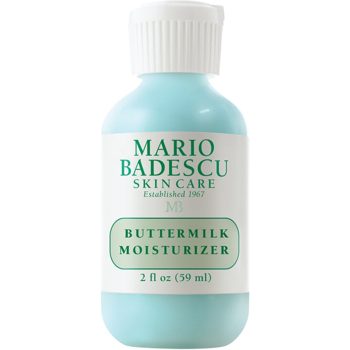 Mario Badescu Buttermilk Moisturizer 59 ml fuktighetskrem som gir glød i en lyseblå plastflaske med hvit skrukork