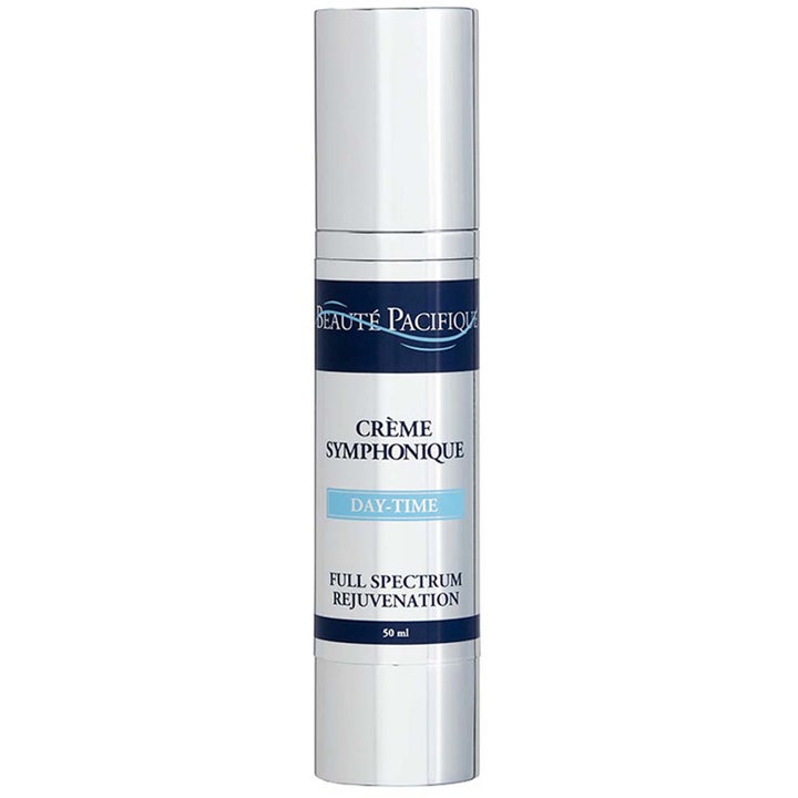 Beauté Pacifique Crème Symphonique Day-Time 50 ml foryngende dagkrem i en elegant sølvfarget sylindrisk pumpeflaske