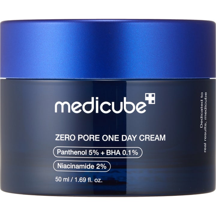 Medicube Zero Pore One Day Cream 50 ml poreminimerende ansiktskrem i en mørkeblå krukke med metallisk blått lokk