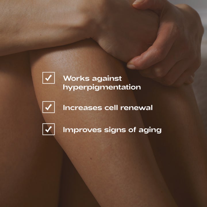 Bodyologist Instant Booster Body Serum 275 ml motvirker hyperpigmentering og øker cellefornyelse vist på hud