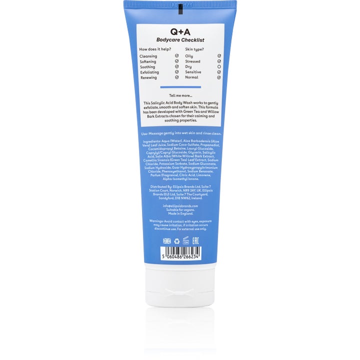 Q+A Salicylic Acid Body Wash 250 ml eksfolierende dusjsåpe viser baksiden av den blå tuben med ingrediensliste
