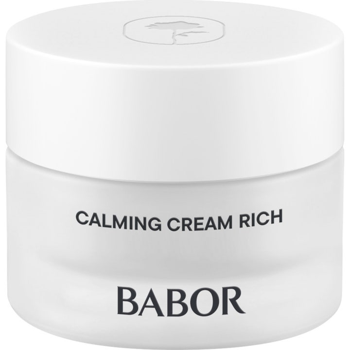 Babor Skinovage Calming Cream Rich beroligende ansiktskrem i hvit krukke av frostet glass med matchende lokk.