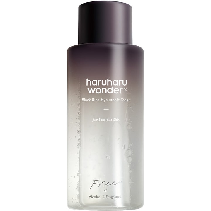 Haruharu Wonder Black Rice Hyaluronic Toner for Sensitive Skin fuktgivende toner i lilla gradientflaske med mørkt lokk