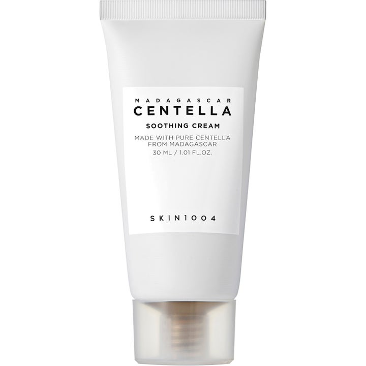SKIN1004 Madagascar Centella Soothing Cream 30 ml beroligende ansiktskrem i hvit tube med frostet kork