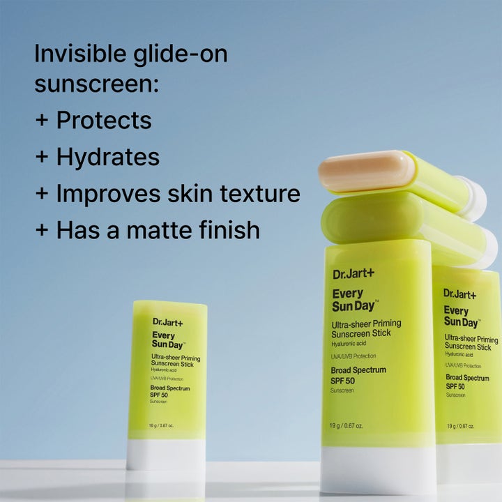 Dr.Jart+ Every Sun Day Ultra-Sheer Priming Sunscreen Stick 19 g limegrønn solstift med SPF 50 som gir matt finish.