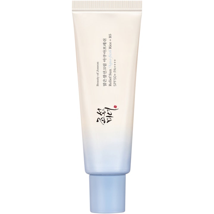 Beauty of Joseon Relief Sun Aqua-fresh Rice + B5 fuktighetsgivende solkrem i hvit tube med blå gradering og lokk