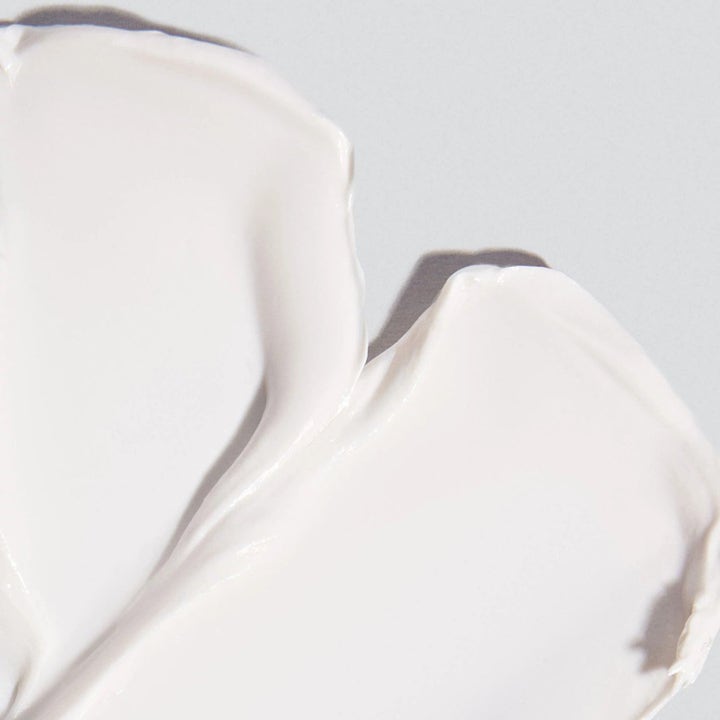 Dermalogica Invisible Physical Defense SPF30 Duo krem med hvit og fyldig konsistens som gir UV-beskyttelse