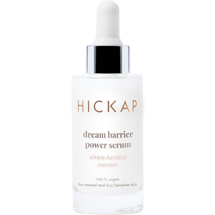 Hickap Dream Barrier Power Serum styrkende ansiktsserum i glassflaske med hvit pipette og sølvdetaljer