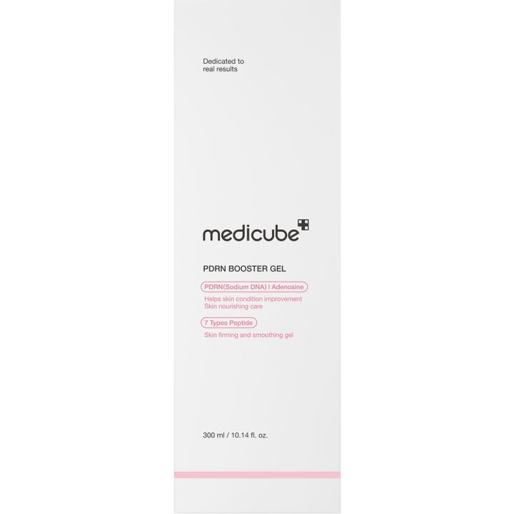 Medicube PDRN Booster Gel 300 ml oppstrammende ansiktsgel i hvit eske med peptider som gir en glattere hud