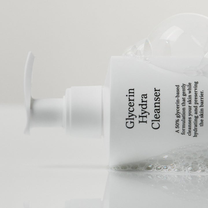 Jorgobé Glycerin Hydra Cleanser 200 ml fuktighetsgivende ansiktsrens i hvit pumpeflaske omgitt av skummende bobler