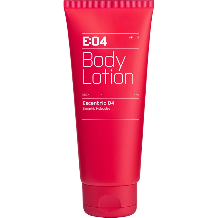 Escentric Molecules Escentric 04 Body Lotion fuktighetsgivende hudkrem i en minimalistisk rosa tube med hvit tekst