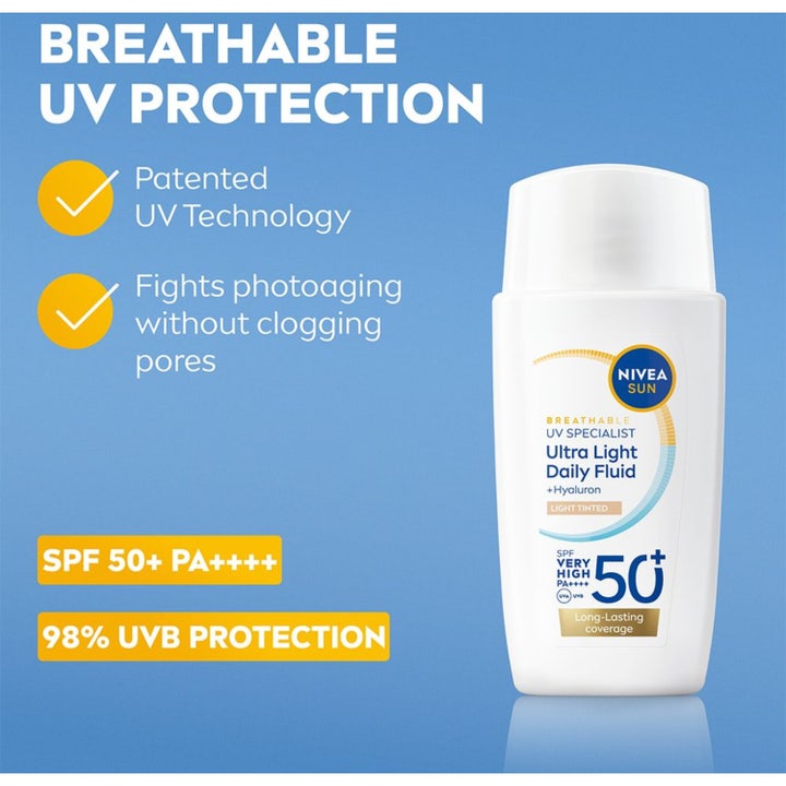 NIVEA UV Face Ultra Fluid Light Tinted SPF50+ 40 ml solkrem for ansikt i hvit tube gir pustende beskyttelse.
