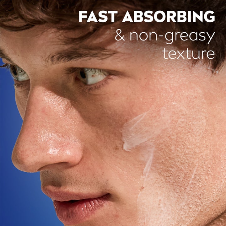 NIVEA Protect & Care After Shave Balm 100 ml gir fuktighet med en ikke-fet tekstur som absorberes raskt på huden.
