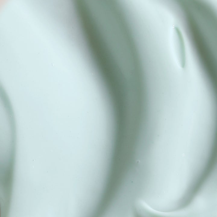 KORA Organics Active Algae Lightweight Moisturizer 50 ml fuktighetskrem med en frisk og lysegrønn kremtekstur