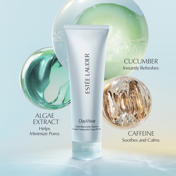 Estée Lauder Daywear Glow Boost Jelly Cleanser 50 ml ansiktsrens gir glød med agurk og koffein i glassklare bobler.