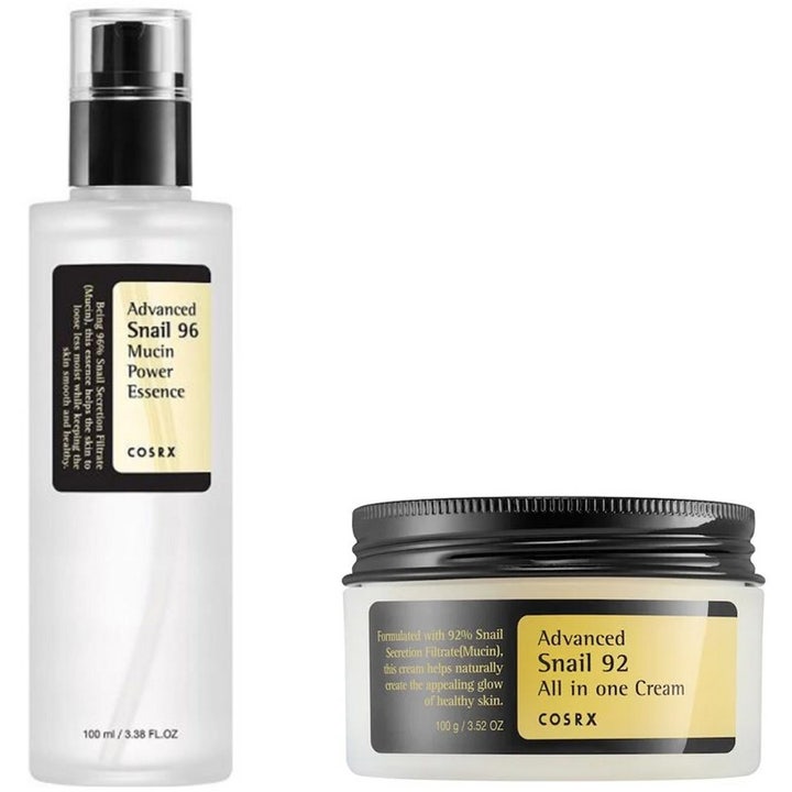 COSRX Advanced Snail 96 Essence 100ml og 92 Cream 100g fuktighetsgivende snegleksir i pumpeflaske og krukke med svarte lokk.