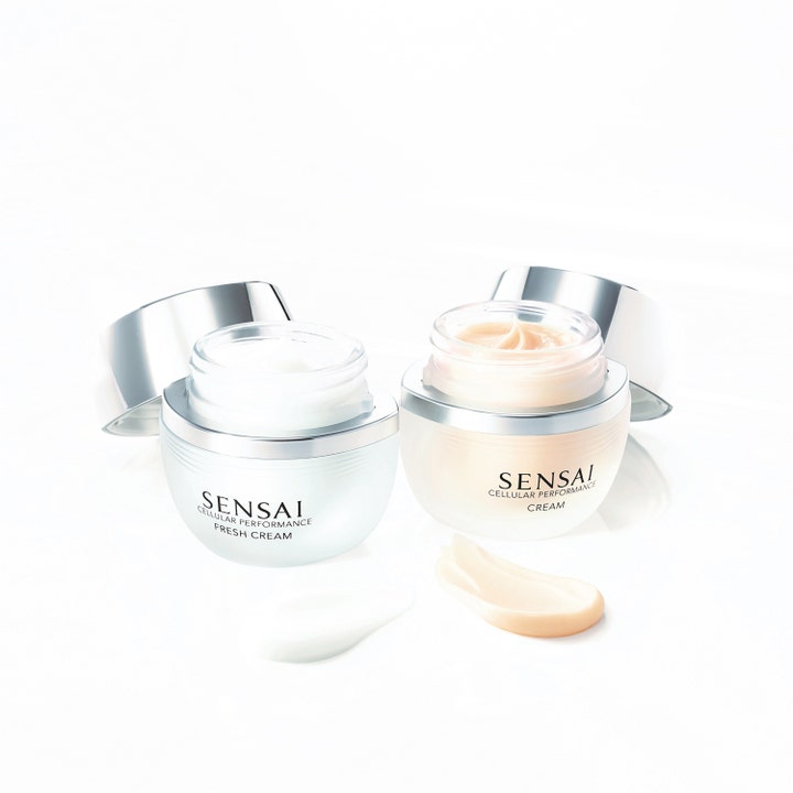 Sensai Cellular Performance Fresh Cream 40 ml ansiktskrem i to krukker med hvit og ferskenfarget krem og sølvlokk.