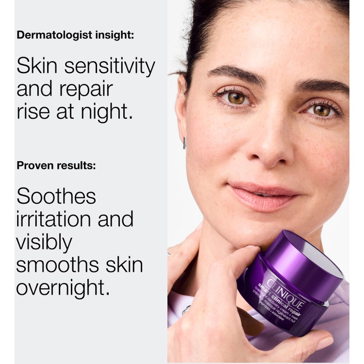 Clinique Smart Clinical Repair Overnight Recovery Cream and Mask 50 ml nattkrem i lilla krukke holdt av en kvinne.