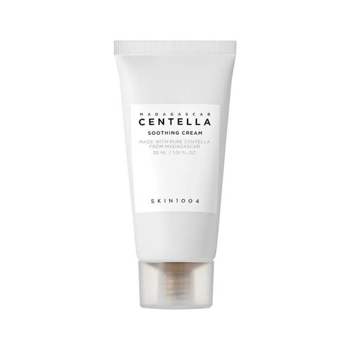 Skin1004 Madagascar Centella Soothing Cream 30 ml beroligende ansiktskrem i hvit tube med gjennomsiktig kork