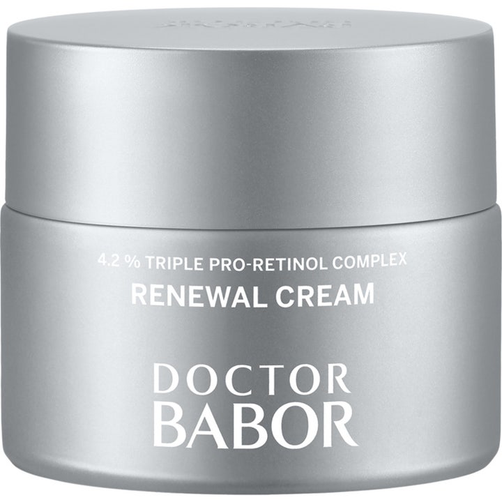 Doctor Babor Triple Pro-Retinol Renewal Cream 50 ml fornyende ansiktskrem i en elegant sølvfarget krukke med hvit tekst