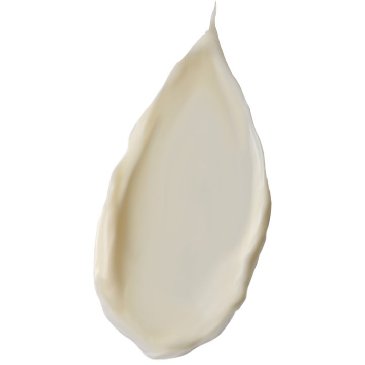 Verso N°4 Super Facial Serum 30 ml fornyende ansiktsserum med en kremet lys beige tekstur og Retinol 8