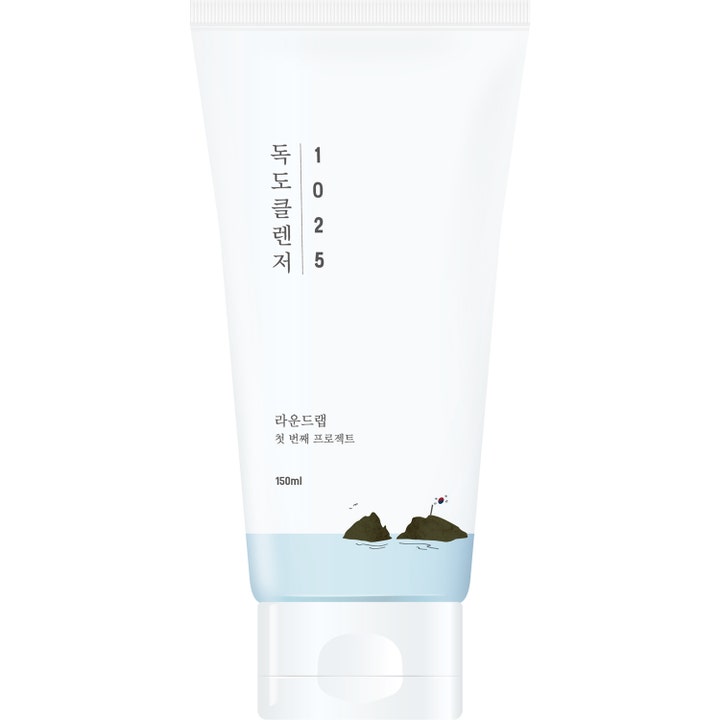 Round Lab 1025 Dokdo Cleanser 150ml fuktighetsgivende ansiktsrens i hvit tube med blå detaljer og illustrasjon av øyer