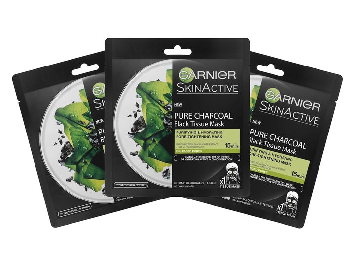 Garnier SkinActive Pure Charcoal Black Tissue Mask 3 stk arkmaske som renser porer i sorte poser med grønne alger.