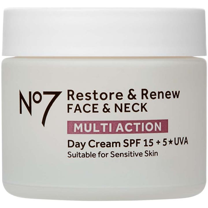 No7 Restore & Renew Face & Neck Day Cream SPF 15 styrkende dagkrem i hvit krukke med hvitt lokk og mørk tekst