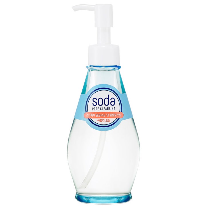 Holika Holika Soda Pore Cleansing 150 ml dyprensende olje i gjennomsiktig pumpeflaske med blått design