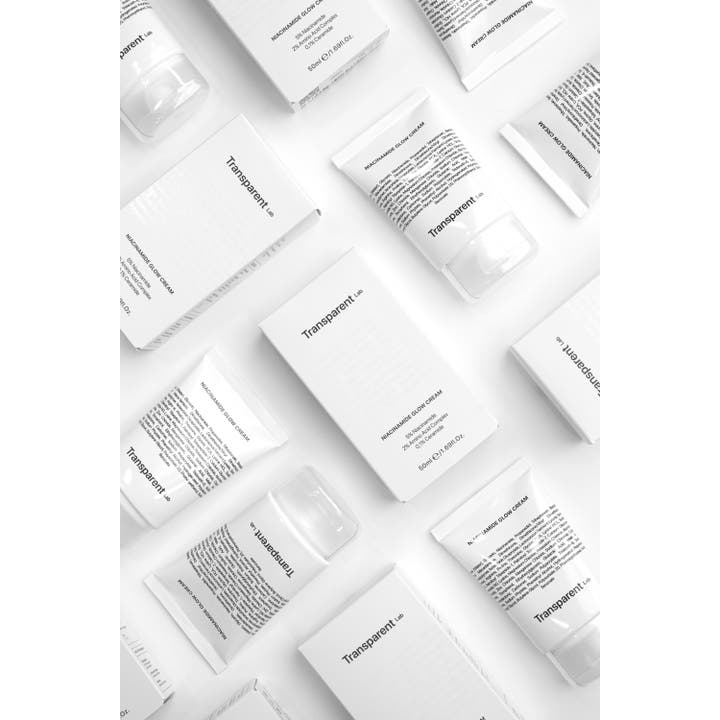 Niche Beauty Lab Transparent Lab Niacinamide Glow Cream 50 ml ansiktskrem for glød i hvite minimalistiske tuber.