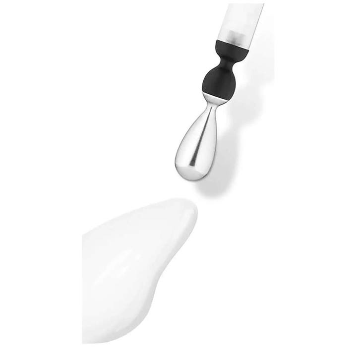 Lancôme Genifique Light Pearl 20 ml styrkende øyeserum med dråpeformet metallapplikator og hvit tekstur
