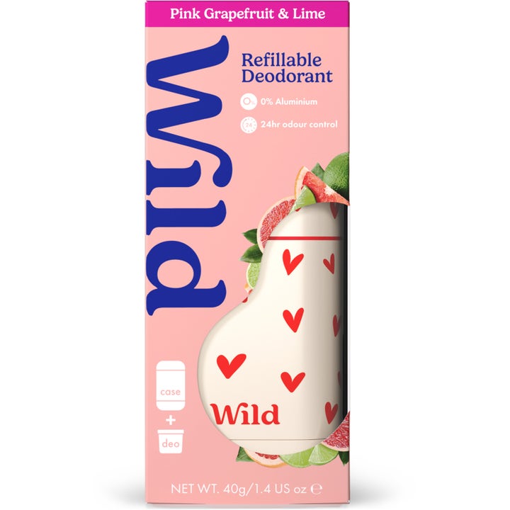 Wild Deo Stick Heart Case Pink Grapefruit Lime 40 g i rosa eske med hjerteformet hylse og sitrusfrukter