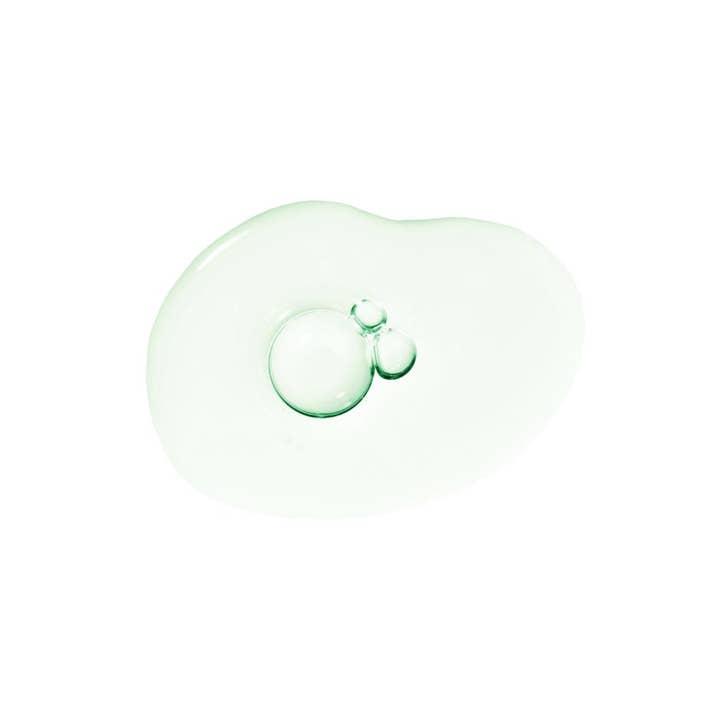 SKIN1004 Madagascar Centella Tea-Trica Purifying Toner 210 ml rensende toner viser en klar lysegrønn tekstur med små bobler.