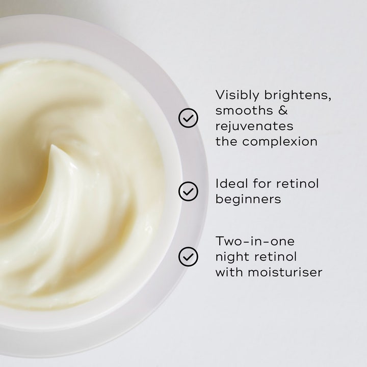 Medik8 Intelligent Retinol Smoothing Night Cream 50 ml nattkrem med kremet tekstur som fornyer og gir huden glød.