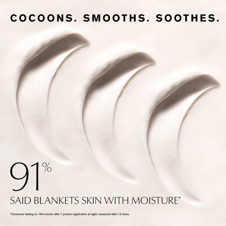 Estée Lauder Overnight Reset 140 ml nattbehandling hvit kremtekstur med teksten Cocoons Smooths Soothes og 91 prosent fukt