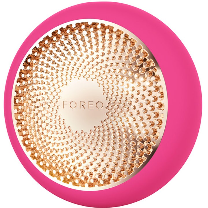 FOREO UFO 3 Fuchsia 1 stk ansiktsbehandling for glød med fuksia-rosa silikon og mønstret rosegull plate.
