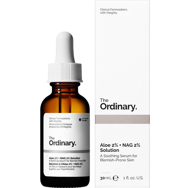The Ordinary Aloe 2% + NAG 2% Solution 30 ml beroligende serum i brun glassflaske med hvit pipette og hvit eske