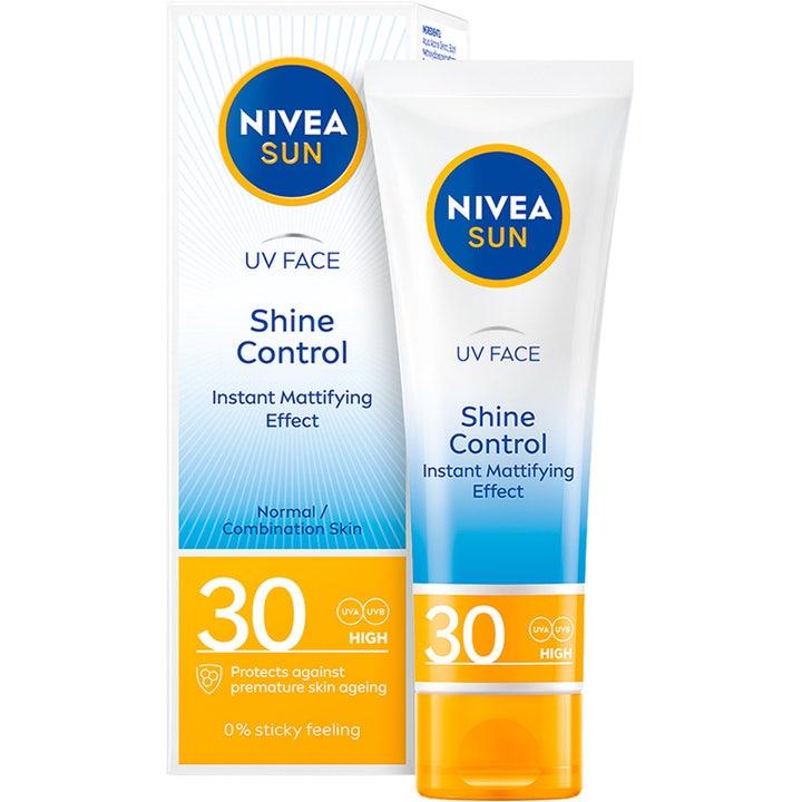 NIVEA Sun Face Shine Control 50 ml solkrem for ansiktet gir umiddelbar mattende effekt i hvit tube med SPF 30.