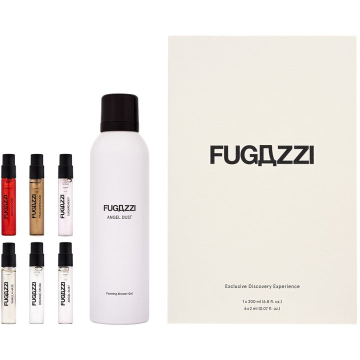 Fugazzi Bestseller Set 212 ml kroppspleie med hvit Angel Dust dusjskum og seks små parfymeprøver