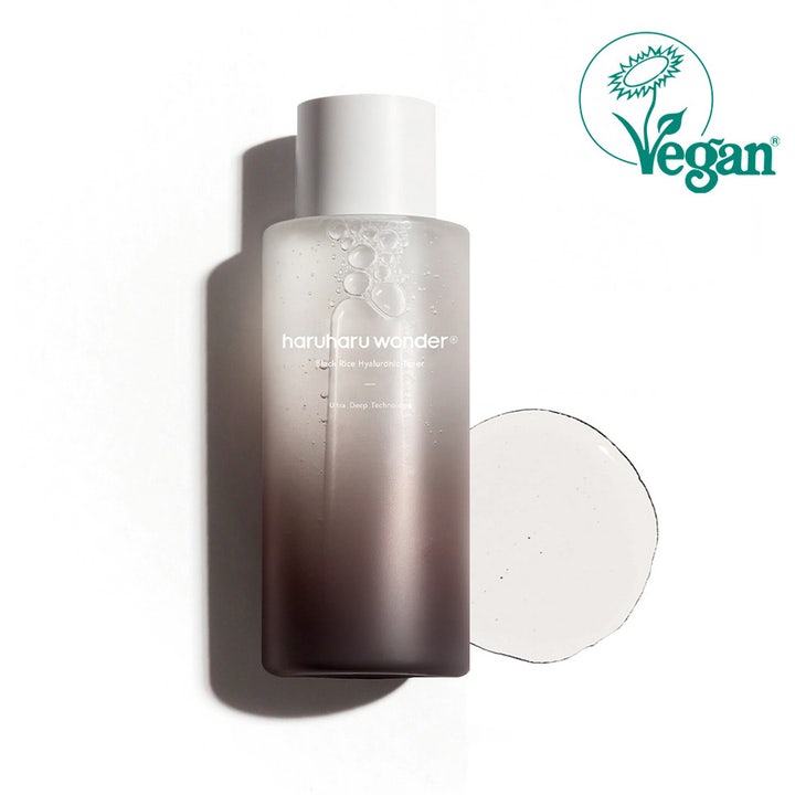haruharu wonder Black Rice Hyaluronic Toner 300 ml fuktighetsgivende toner i lilla flaske med vegansk logo