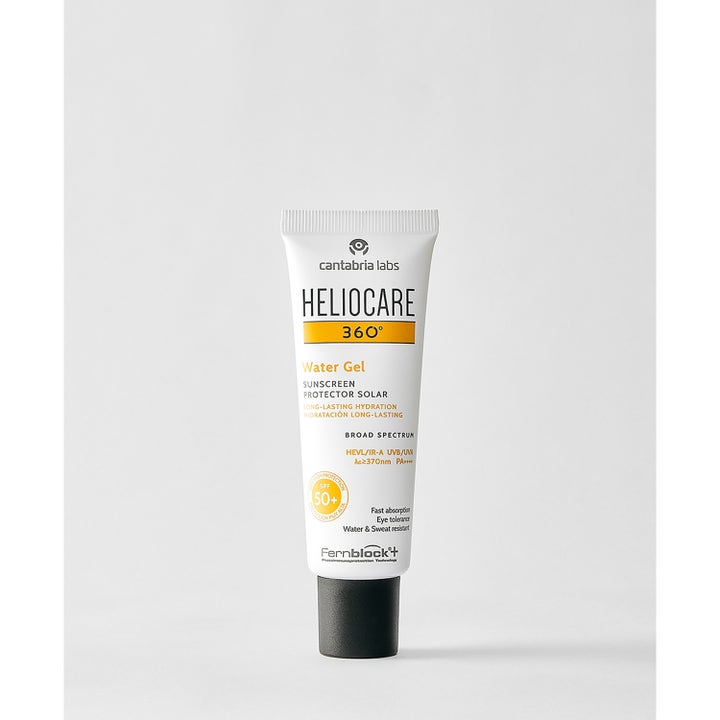 Heliocare 360° Water Gel 50 ml solkrem for ansiktet gir fuktighet i hvit tube med sort skrukork og SPF 50+.