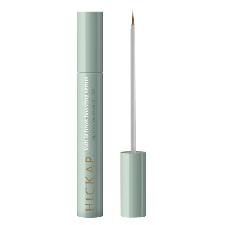 Hickap Lash & Brow Boosting Serum 4 ml styrkende vippeserum i lysegrønn hylse med tynn presisjonspensel